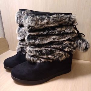 Faux Fur & Black Suede Wedged Heel Boots / Booties